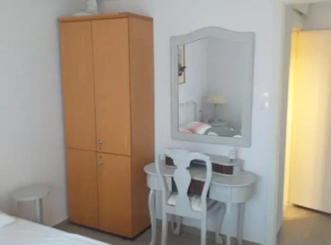 Lovely House Next To The Sea!